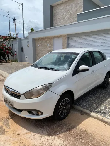 Fiat Grand Siena Attrac. 1.4 EVO F.flex 8V 2013