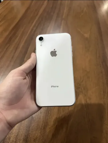 iPhone XR branco 128