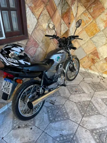 Vendo essa tinta zerar chato com a moto motivo da venda vou pegar uma 160