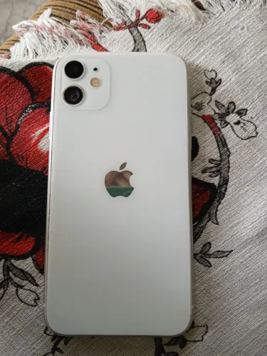 Vende_se iPhone 11 original sem marca de uso contato *51