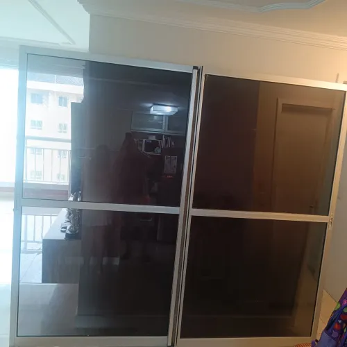 VENDO PORTA DE VIDRO COM ALUMÍNIO - VARANDA