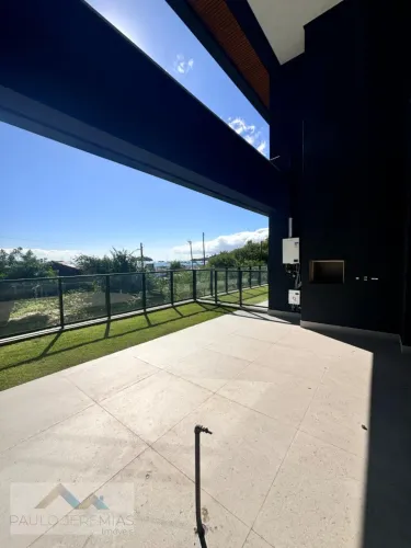 Apartamento à venda em Jurerê, Florianópolis: 100m², 2 suítes, 1 banheiro. Valor: R$ 5.500