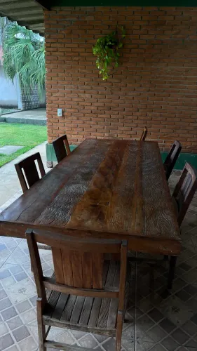 Mesa de Madeira Rústica 2,50 x 1,00 m com 8 Cadeiras | R$ 2.300