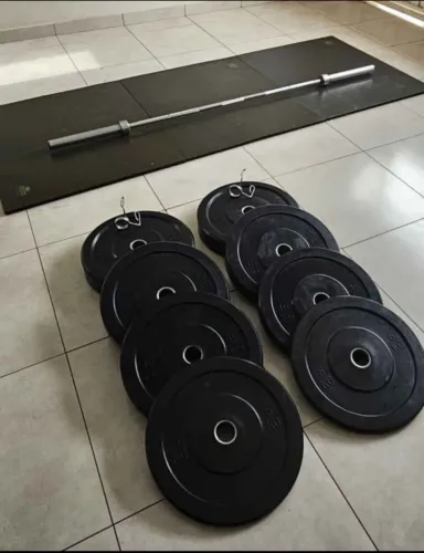 Kit olímpico completo ( Barra, Anilhas Presilha e Plataforma de impacto)