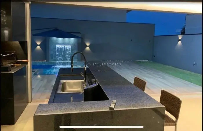 Condomínio Villa Jardim Cuiabá/MT, Sobrado para venda possui 355 metros quadrados com 4 q