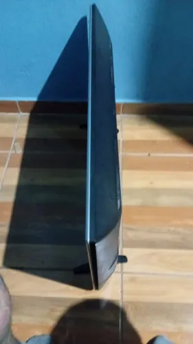 Vendo TV 32 polegadas com aparelho para virar smart