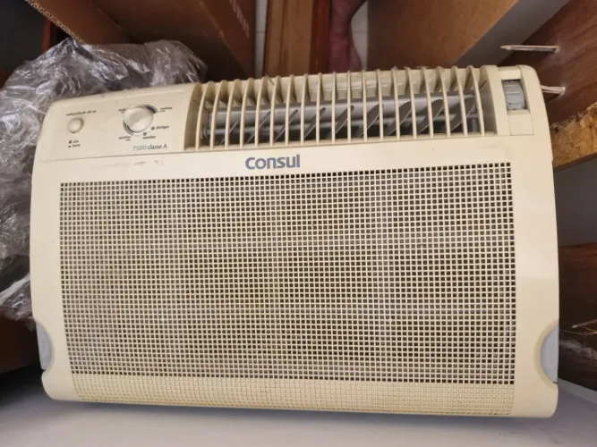 Vendo Ar Condicionado de Janela 7.500 BTUs Consul