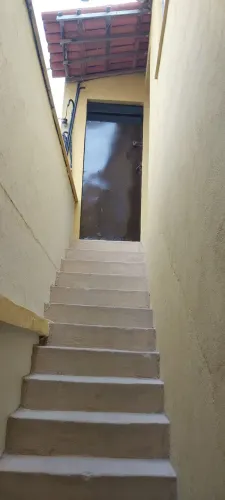 Alugo Apartamento pequeno com água incluso no aluguel .