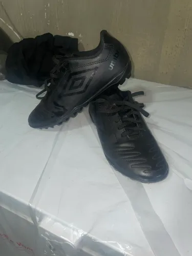 Chuteira umbro