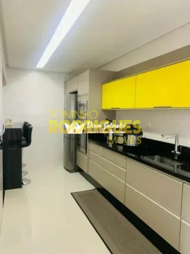 APARTAMENTO PRAIA GRANDE - Vila Tupi: Vista, Churrasqueira, Mobiliado, 2 Quartos, 2 Banhei
