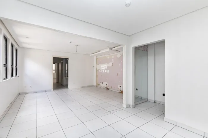 Sala comercial com 140 m² para alugar no Centro de Curitiba