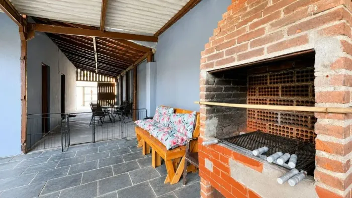 Casa Ampla à Venda em Mongaguá, Vila São Paulo | Divisa com Praia Grande, 450 m² de Terren
