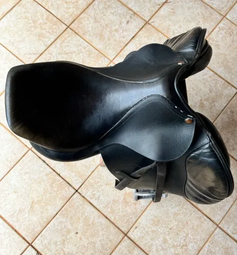 Sela Hipismo HDR tamanho 17