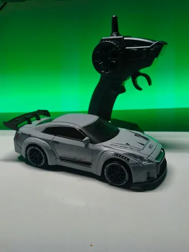 Carrinho Controle Remoto RC Drift 4WD GTR 1:24 - O Rei do Drift