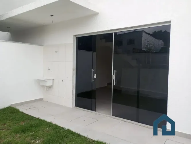 Casa Triplex no bairro Leticia