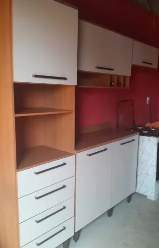 Painel e armário