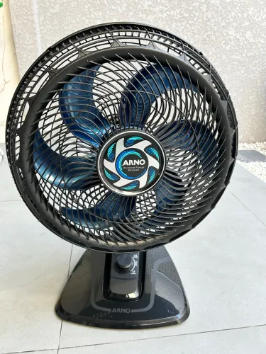 Ventilador Arno potente e silencioso
