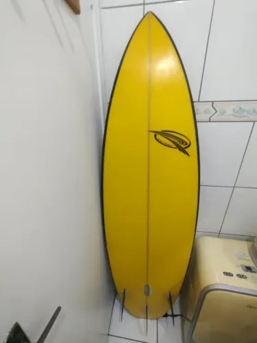 PRANCHA COM QUILHA REMOVÍVEL