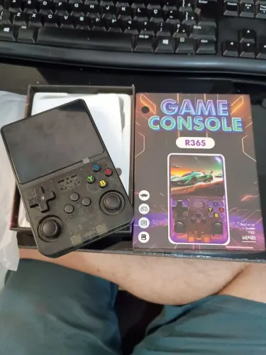 Mini game R36S seminovo
