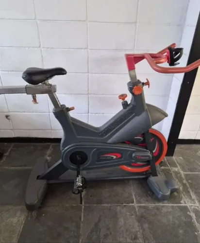 Bike spining total healt 25kg toda de inércia