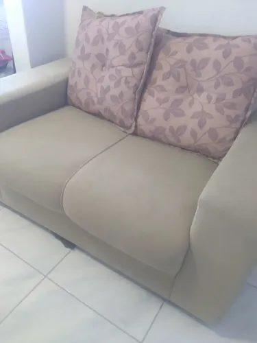 Vendo sofá dois lugares.