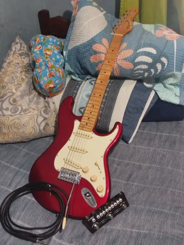 GUITARRA TAGIMA TG 530 + PEDAL DE EFEITO CUVAVE BABY E CABO P10