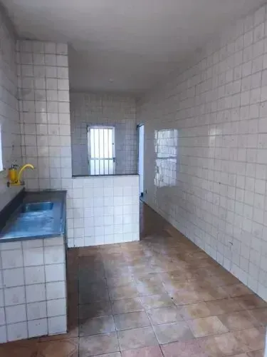CASA COM 5 QUARTOS EM PAVUNA