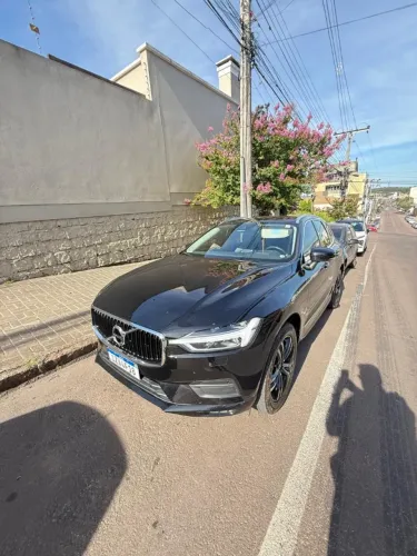 Volvo XC-60 XC 60 D-5 Momentum 2.0 AWD Diesel 5P 2020
