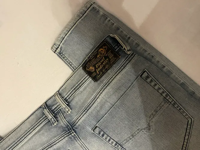 Calça jeans diesel