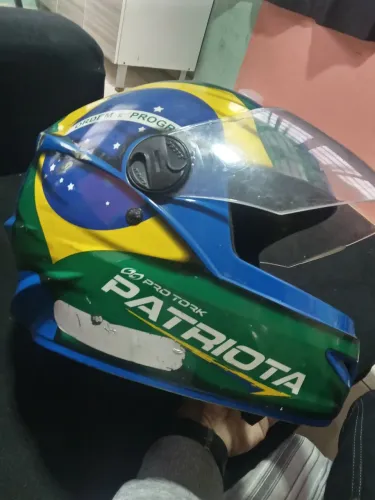 Capacete