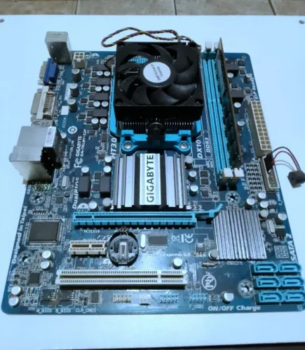 Placa-Mãe Gigabyte GA-78LMT-S2P + Athlon II + Memória