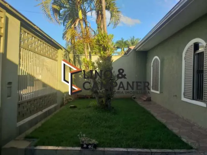 Casa de rua : / Residencial / São Vicente