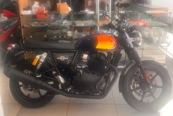 ROYAL ENFIELD INTERCEPTOR 650 / 2025