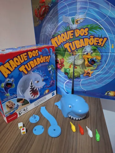 Brinquedo Tabuleiro Família Ataque dos Tubarões! Hasbro Original Completo
