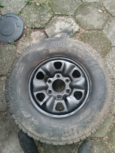 Pneu reserva s10