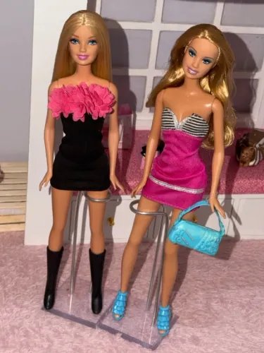 Barbie - dupla de barbie + look extra