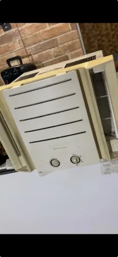 AR CONDICIONADO DE JANELA, 10 MIL BTUS
