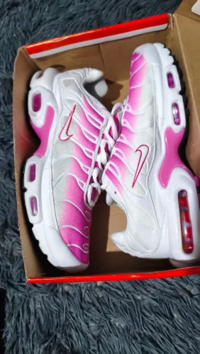Air Max Tn pink fade tamanho 42 usado apenas uma vez