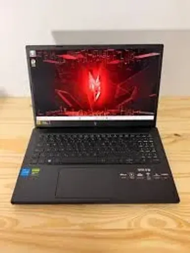 Vendo notebook Acer nitro v15 rtx 4050