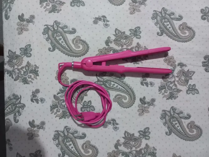 Prancha de cabelo Mondial pink.         FAÇO A ENTREGO