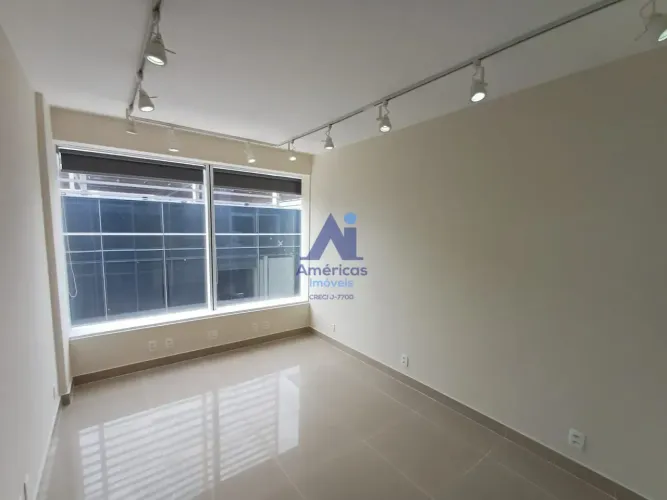 Sala moderna e iluminada à venda no A5 Offices, Recreio dos Bandeirantes, Rio de Janeiro, 