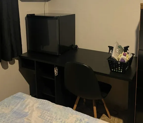 Mesa de escritório preta resistente