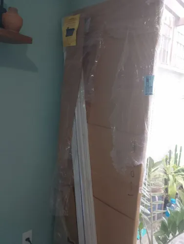 Vendo porta de madeira com trilho, ainda na embalagem de fábrica.