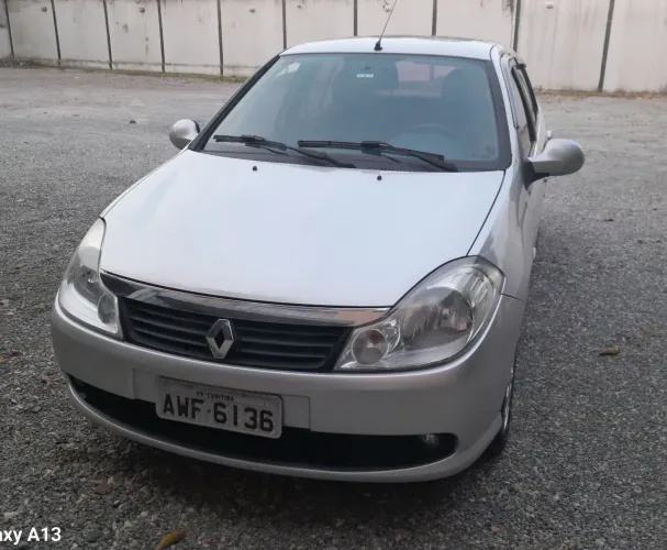 Renault Symbol Privilège Hi-flex 1.6 16V 4P 2013
