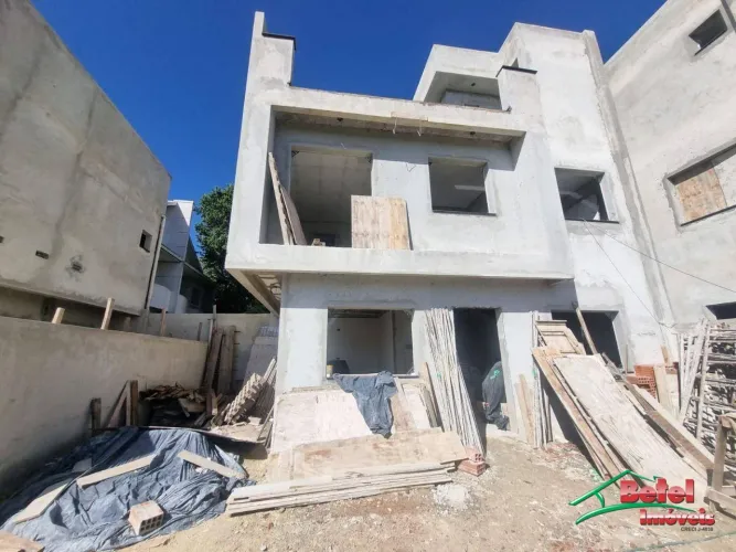 Sobrado com 3 dormitórios à venda por R$ 869.000,00 - Novo Mundo - Curitiba/PR