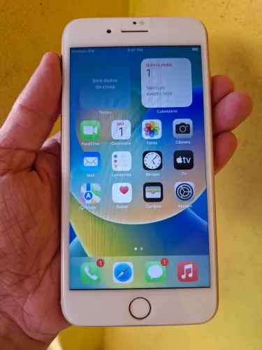 Iphone 8 Plus 64gb, com capinha, película e carregador.