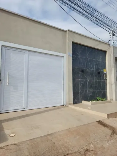 Casa com placa solar