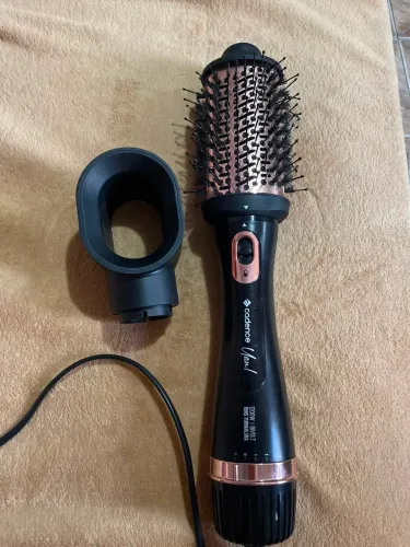 Escova secadora bivolt Cadence 4 em 1