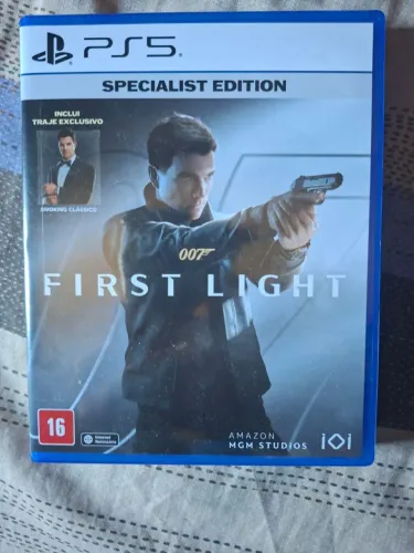 007 first light PS5 (semi novo)