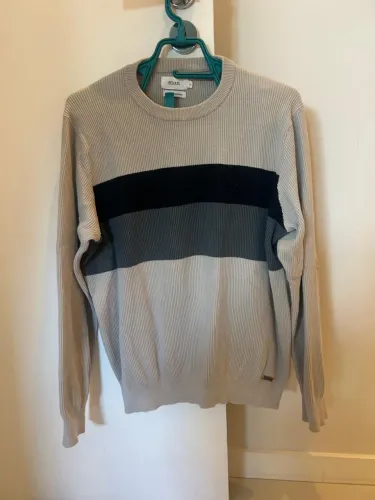 Blusa tricot moderna